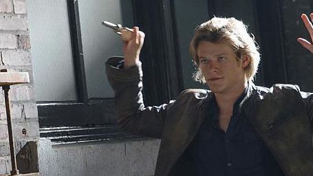 bild aus der news Der Kult-Tüftler ist zurück: Lucas Till als "MacGyver" im neuen Trailer zum Serien-Reboot