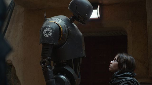 bild aus der news Das Gegenteil von C-3PO, gekreuzt mit Chewbacca: "Rogue One: A Star Wars Story"-Droide K-2SO auf schickem Empire-Cover