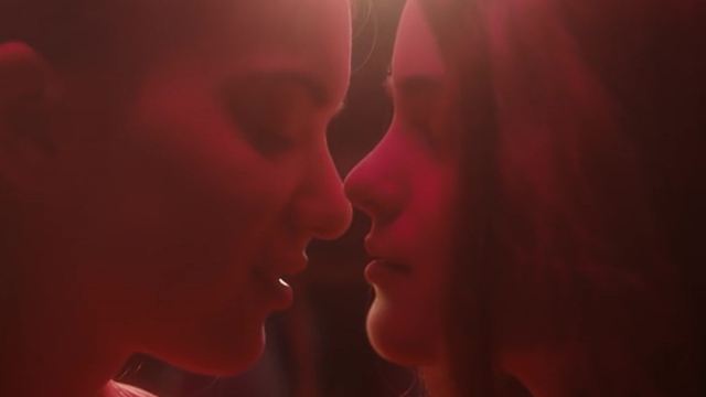 Mit "Deadpool"-Star Brianna Hildebrand: Erster Trailer zum Indie-Drama "First Girl I Loved"
