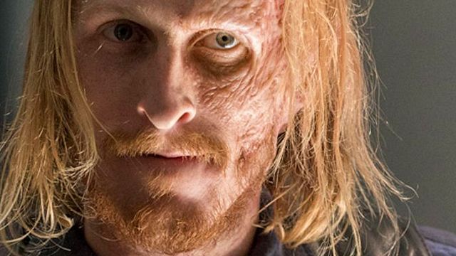bild aus der news "The Walking Dead": Das Geheimnis um Dwights Narbe – so anders lief es in den Comics ab