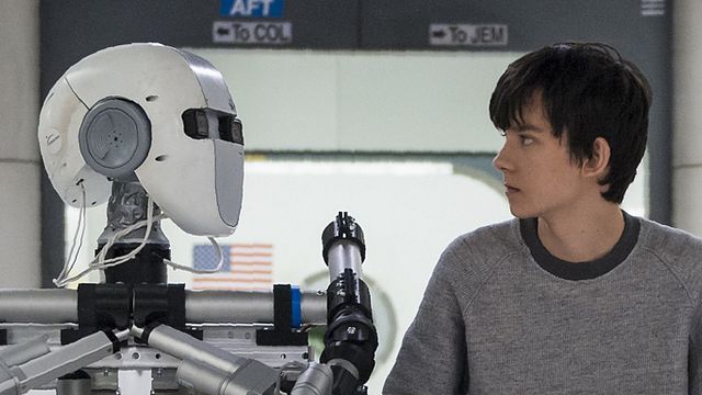 bild aus der news "Den Sternen so nah": Deutsche Posterpremiere zur Sci-Fi-Romanze mit Asa Butterfield und Britt Robertson