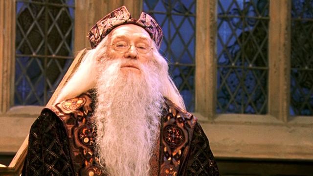 Wird der Sohn des originalen Dumbledore zum jüngeren Zauberer in "Phantastische Tierwesen 2"? Jared Harris äußert sich zur Fan-Kampagne