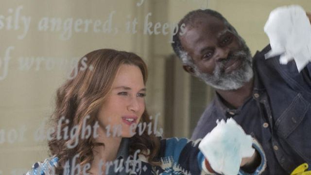 "Genauso anders wie ich": Deutscher Trailer zum Drama mit Renée Zellweger, Djimon Hounsou und Greg Kinnear