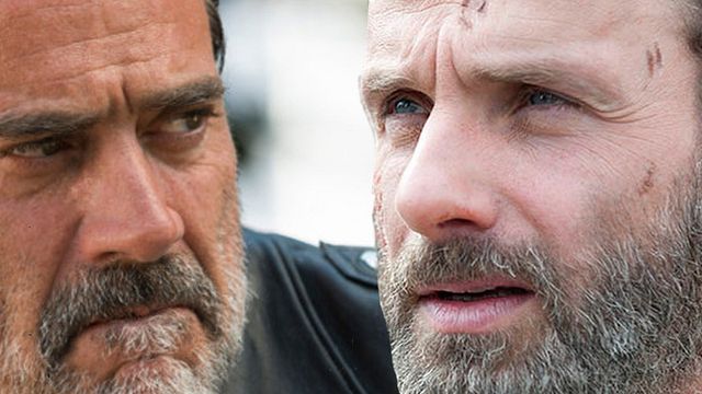 bild aus der news Der Krieg gegen Negan beginnt! Wer lebt? Wer stirbt? FILMSTARTS wirft einen Blick auf die kommenden Episoden der 7. Staffel von "The Walking Dead"!
