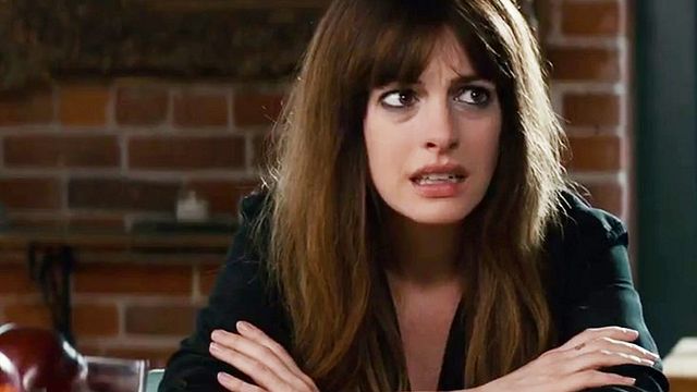 bild aus der news Die mit dem Monster tanzt: Anne Hathaway zerstört im neuen "Colossal"-Trailer eine Großstadt