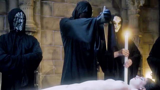 "Reyes": Im ersten Trailer zum Horror-Thriller verrichten Satanisten ihr blutiges Werk
