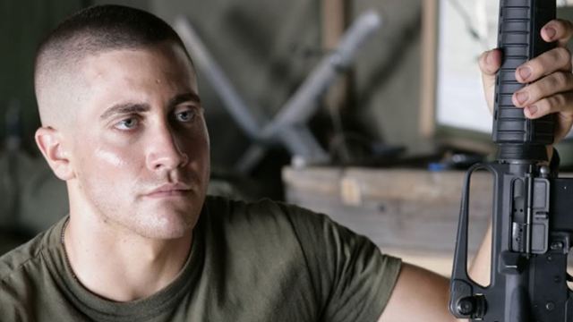 Jake Gyllenhaal versteckt sich in "The Lost Airman" vor den Nazis