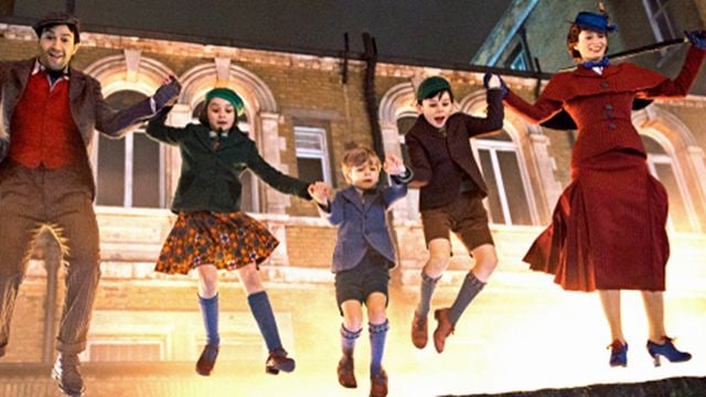 "Mary Poppins Returns": Chim, Chiminey - Emily Blunt fliegt in neuen Szenenbildern durch London