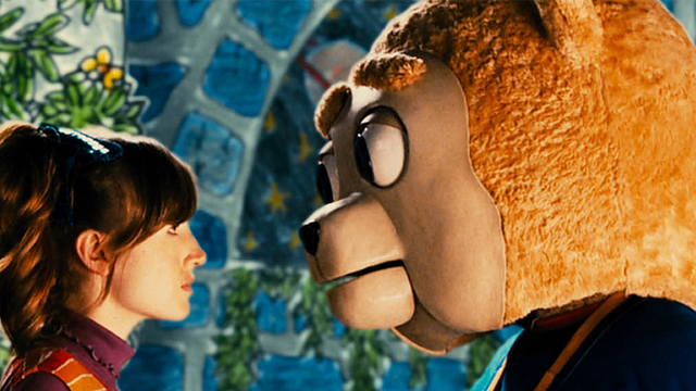 bild aus der news "Brigsby Bear": Im Trailer zur bittersüßen Komödie mit Mark Hamill erlebt ein Bär surreale Abenteuer