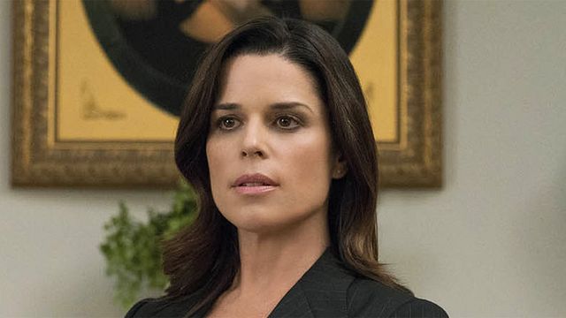 bild aus der news "Scream"-Queen in brennendem "Skyscraper": Neve Campbell stößt zu Dwayne Johnsons 3D-Action-Thriller