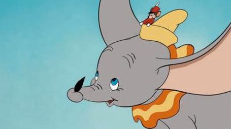 bild aus der news Tim Burton grüßt auf Setbild: "Dumbo"-Realfilm mit Michael Keaton und Colin Farrell ist in Produktion