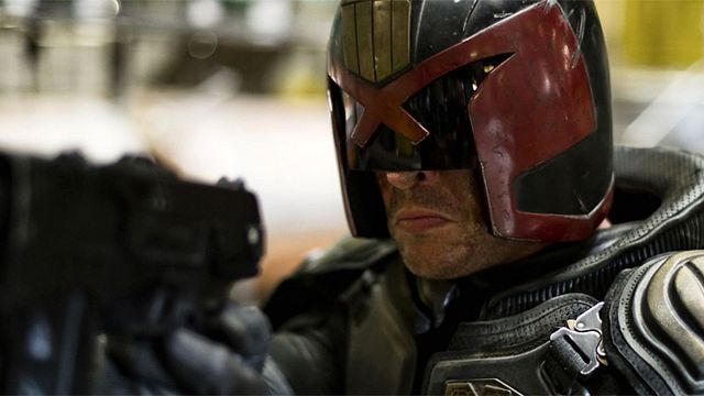 bild aus der news "Judge Dredd: Mega City One": Karl Urban bereit zur Rückkehr für die Serie
