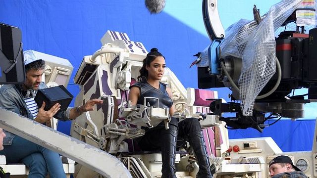 bild aus der news Am Set von "Thor 3: Tag der Entscheidung": Das FILMSTARTS-Interview mit Chris Hemsworth, Tom Hiddleston und Tessa Thompson
