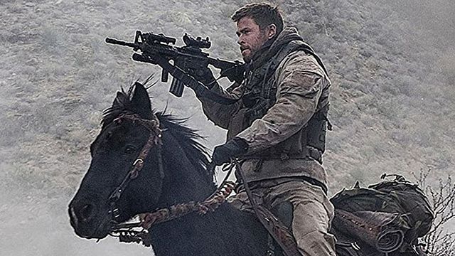 bild aus der news Im ersten Trailer zu "12 Strong" zieht Chris Hemsworth auf einem Pferd in den Krieg