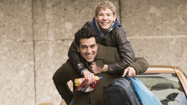 bild aus der news Im ersten Trailer zu "Dieses bescheuerte Herz" kümmert sich Draufgänger Elyas M'Barek um einen todkranken Jungen