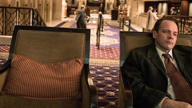 Die CIA, LSD und der Tod eines Familienvaters: Erster Trailer zur Netflix-Serie "Wermut" mit Peter Sarsgaard