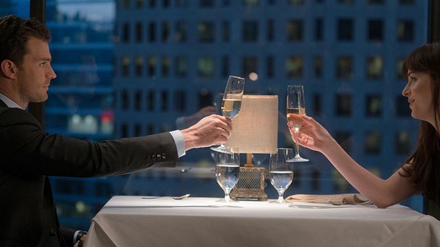 bild aus der news 50 Shots für Grey: Das FILMSTARTS-"Fifty Shades"-Trinkspiel