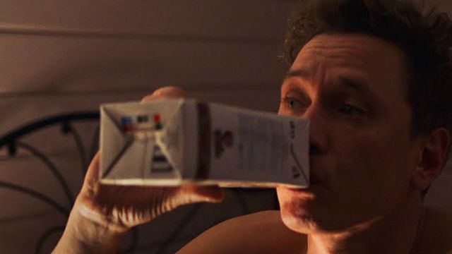 bild aus der news Eine Ehe zwischen Krankenhaus und Wein im Tetra Pak: Trailer zum Kino-Drama "Arrhythmia"