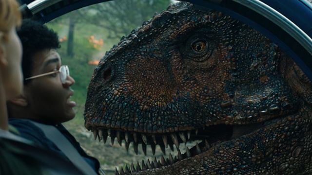 Die "Jurassic World 2"-Dinos beißen sich zum Start der Fußball-WM an der Spitze der deutschen Kinocharts fest