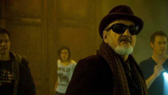 Ungewöhnlich: Robert "Freddy Kruger" Englund jagt das Böse im deutschen Trailer zum Horror-Thriller "Open The Door"