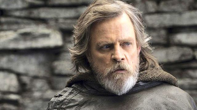 bild aus der news "Knightfall": Mark Hamill als müder und bärtiger Ritter auf erstem Bild zur 2. Staffel