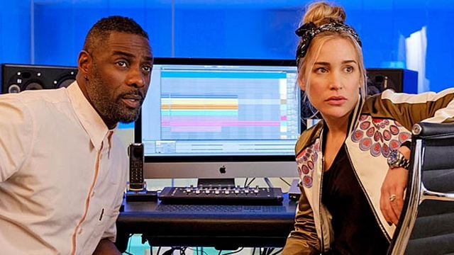 Erste Bilder zur neuen Netflix-Serie "Turn Up Charlie" –  mit Idris Elba als Kindermädchen