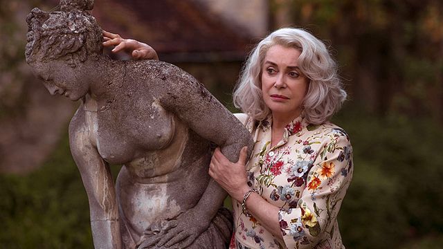 bild aus der news "Der Flohmarkt von Madame Claire": Im deutschen Trailer löst Catherine Deneuve ihren luxuriösen Haushalt auf