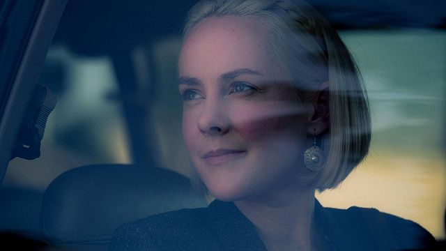 bild aus der news Erinnert an "Drive" und "Neon Demon": Trailer zu Nicolas Winding Refns Amazon-Serie "Too Old To Die Young"