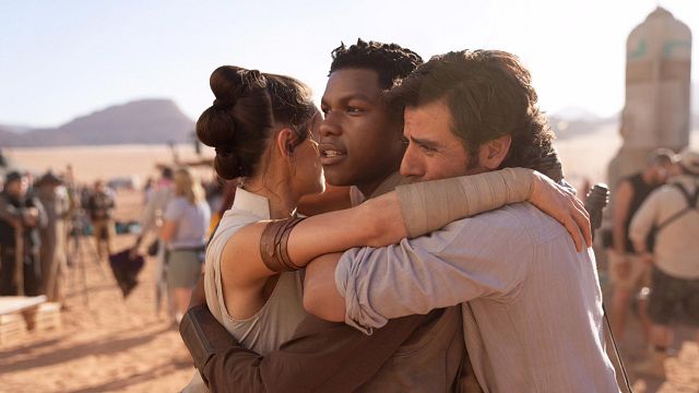 bild aus der news Macht "Star Wars 9" etwa "Star Wars 8" rückgängig? Das denken Hardcore-Fans über den Trailer
