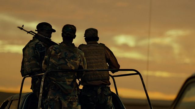 Drogen, Waffen, Sex: Al Pacino und Evan Peters sind im Trailer zu "The Pirates Of Somalia" auf der Suche nach Gefahr