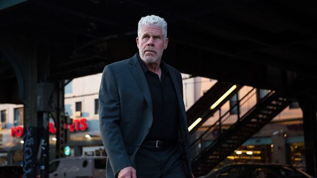 "Hellboy" Ron Perlman hat im deutschen Trailer zum Actioner "Asher" genug vom Killer-Sein