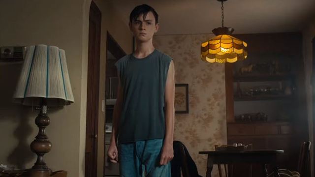 "Stand By Me" mit Springmessern: Erster Trailer zum blutigen Psycho-Thriller "Low Tide"