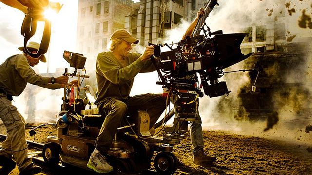 Nach seinem Netflix-Ausflug kommt Michael Bay wieder ins Kino: Sci-Fi-Actioner "Black Five" in Arbeit