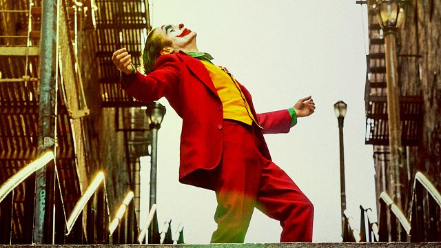 bild aus der news "Joker": Darum bekommt der Pädophile Gary Glitter doch kein Geld für die Treppen-Szene