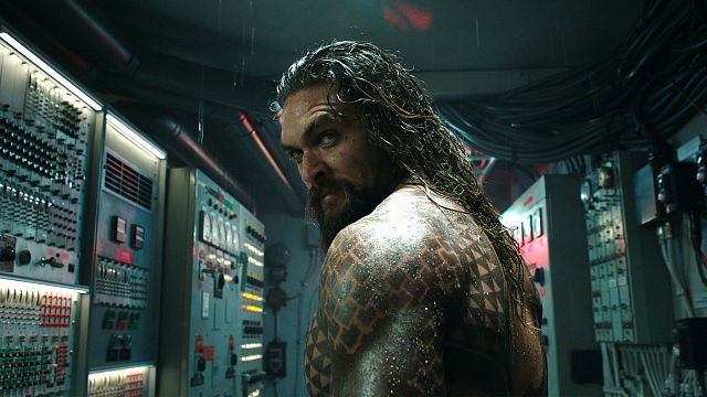 bild aus der news "Aquaman" mit kurzen Haaren: Dieser Look für Jason Momoa blieb uns zum Glück erspart