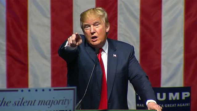 bild aus der news "Harry Potter"-Star als Donald Trump: Erste Bilder zur Miniserie "The Comey Rule"