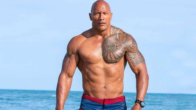 bild aus der news Kräftemessen im DC-Universum: "Shazam"-Regisseur macht sich über Dwayne Johnsons Muskel-Angeberei lustig