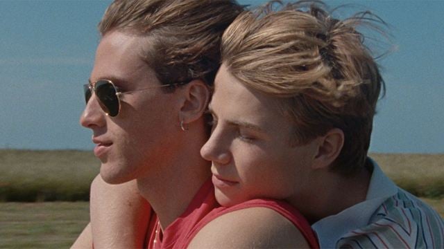Der deutsche Trailer zu "Sommer 85" mit einer Ferien-Romanze und viel 80er-Charme
