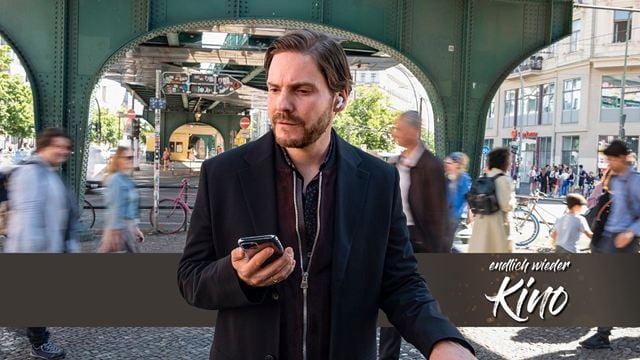 Ein deutscher Marvel-Star nimmt sich selbst auf die Schippe: Trailer zu "Nebenan" von und mit Daniel Brühl