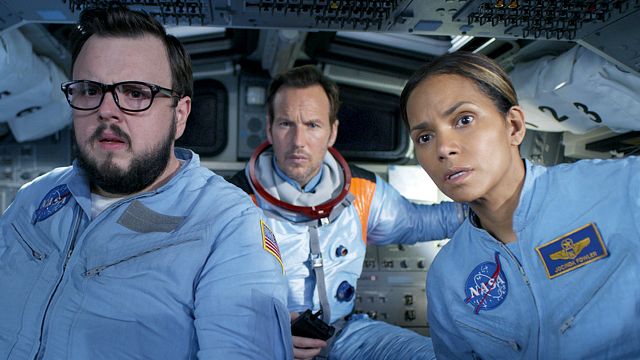 bild aus der news Wie "Don't Look Up", nur mit Mond: Deutscher Trailer zum Katastrophen-Kracher "Moonfall" von Roland Emmerich