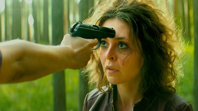 bild aus der news "No Looking Back": Im deutschen Trailer zur Action-Komödie gerät ein Familienkonflikt blutig außer Kontrolle