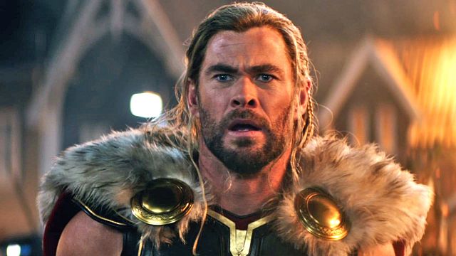 bild aus der news Zeus, Ziegen und zwei Mal Thor: Das Superhelden-Team im neuen Trailer und auf Postern zu "Thor 4: Love And Thunder"