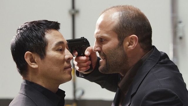 bild aus der news TV-Warnung: In diesem Actionfilm duellieren sich zwar Jason Statham & Jet Li – aber das erhoffte Feuerwerk bleibt aus!