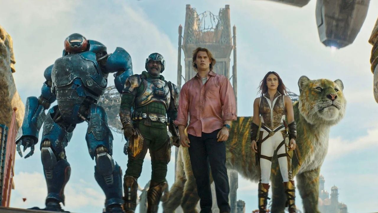 Prinz Adam (Nicholas Galitzine) und seine Freunde müssen Eternia retten.
