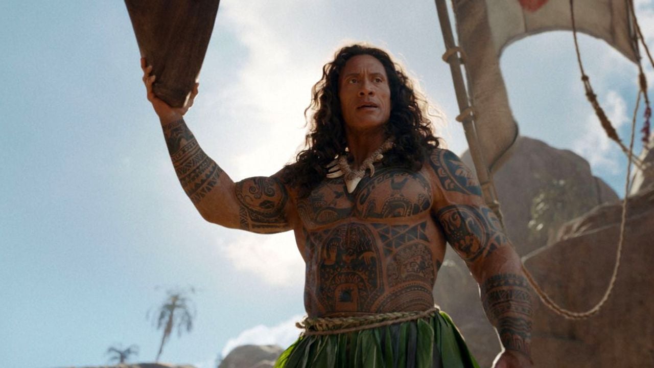 Ein bisschen albern sieht Dwayne Johnsons Maui-Perücke schon aus...
