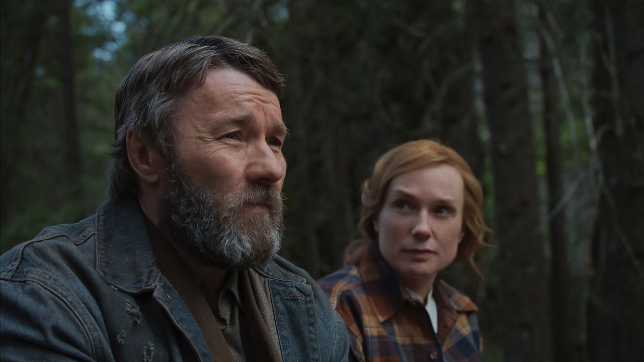 Zumindest gegenüber der Geologin Claire (Kerry Condon) kann sich Robert (Joel Edgerton) nach vielen Jahren des Schweigens doch noch ein Stück weit öffnen.