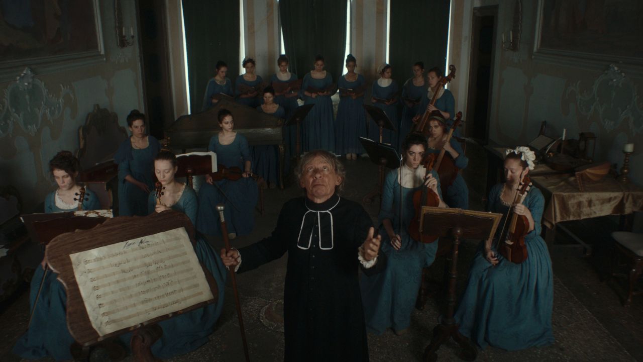 Kapellmeister Perlina (Paolo Rossi) hat’s schon lange nicht mehr drauf!