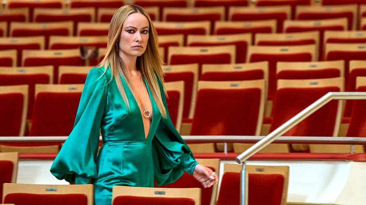 Olivia Wilde („The Invite“) spielt Alex' Ex-Affäre Carol – und muss sich leider mit einer eindimensionalen Rolle begnügen.