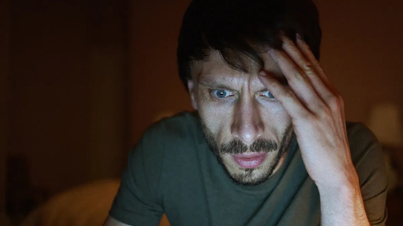 Richard Gadd als Donny in 