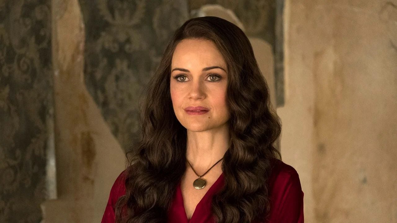 Carla Gugino in